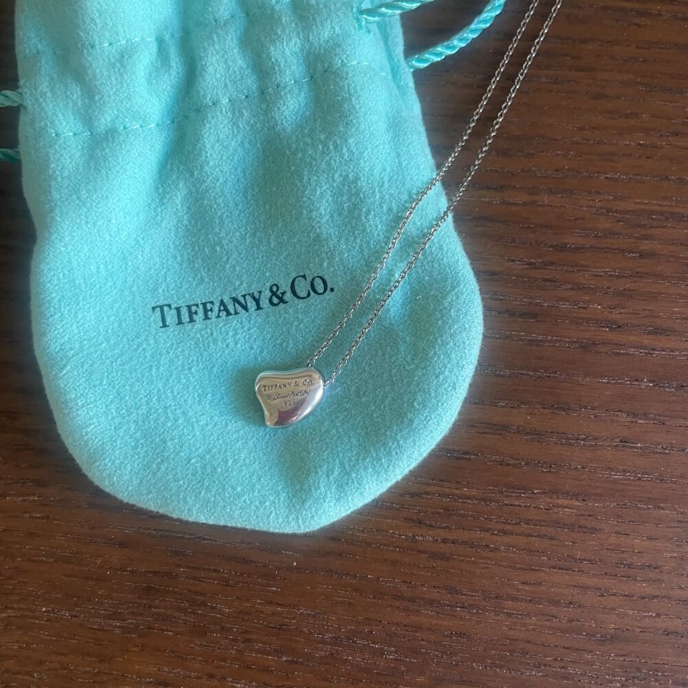 Elsa Peretti Full Heart Pendant - Picture 2 of 4
